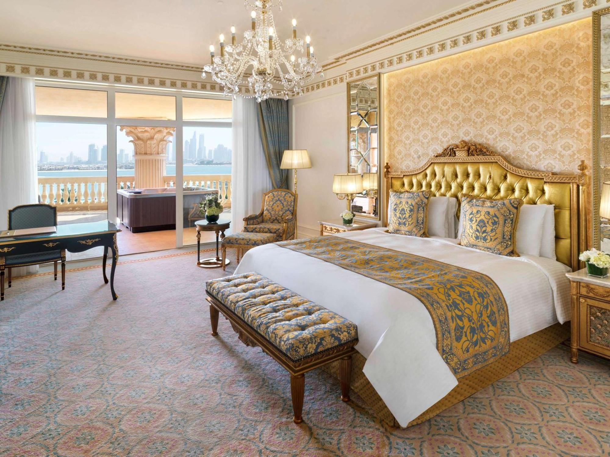 Hotel Raffles The Palm Dubai Esterno foto A suite at the Jumeirah Palace