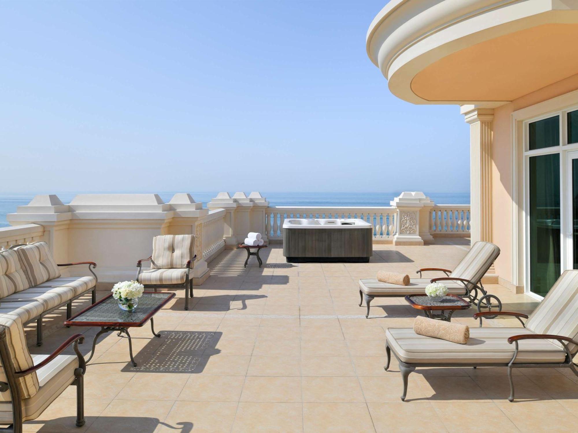 Hotel Raffles The Palm Dubai Esterno foto The Terrace at The Ritz-Carlton, Laguna Niguel