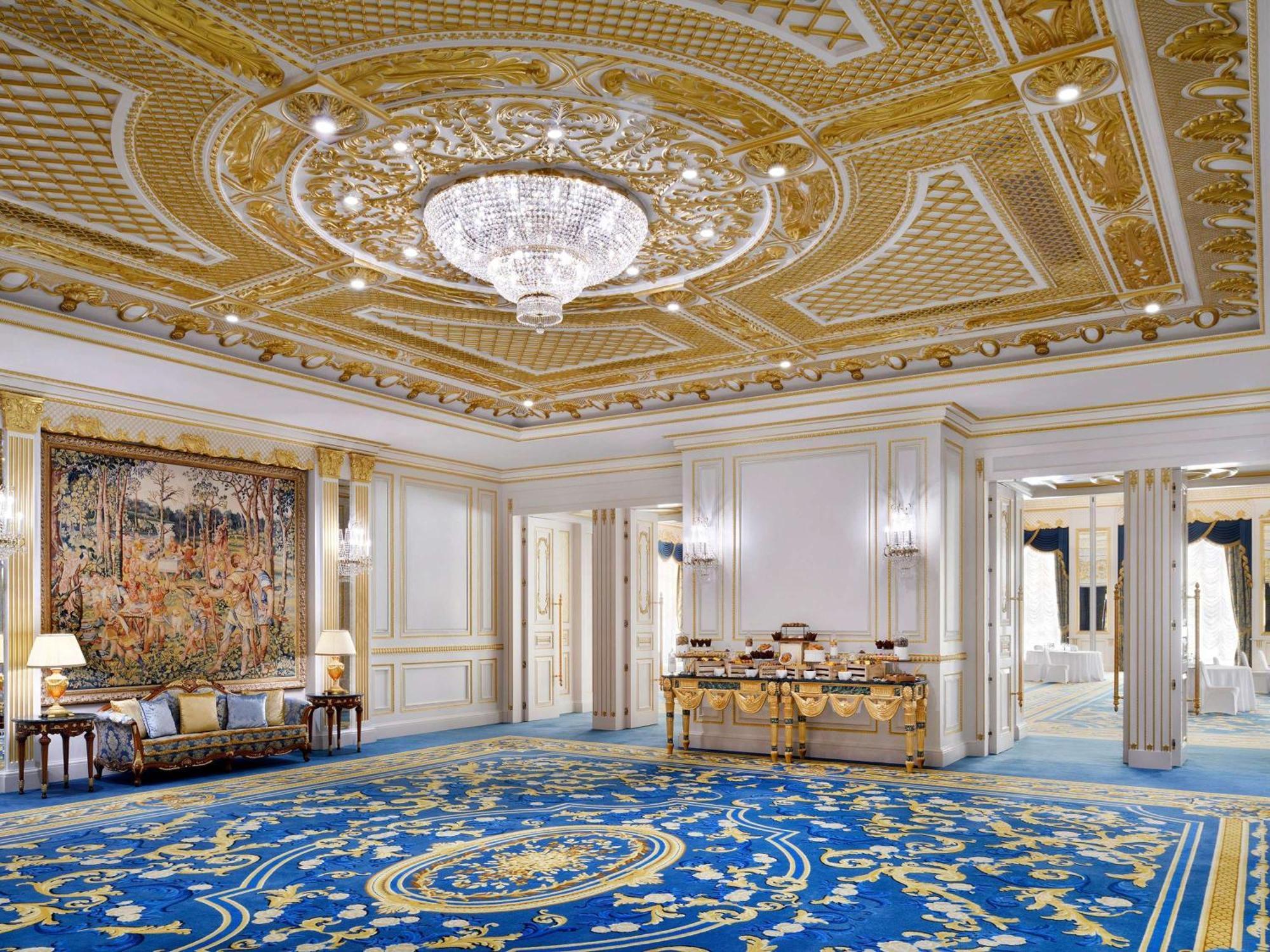Hotel Raffles The Palm Dubai Esterno foto The interior of the hotel
