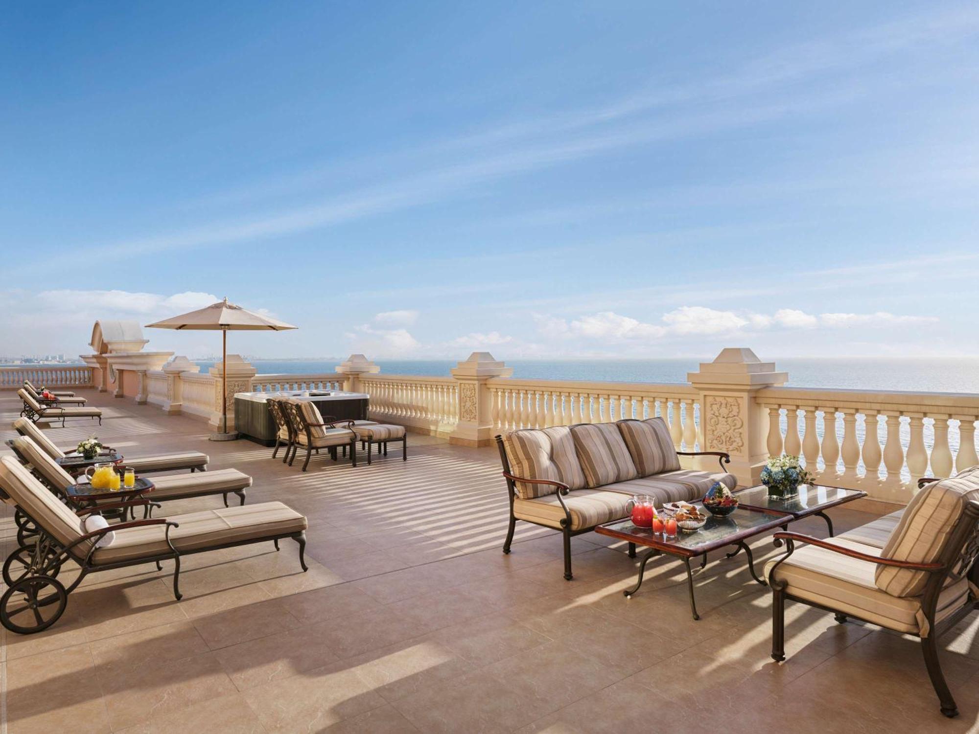 Hotel Raffles The Palm Dubai Esterno foto The Terrace at The Westin
