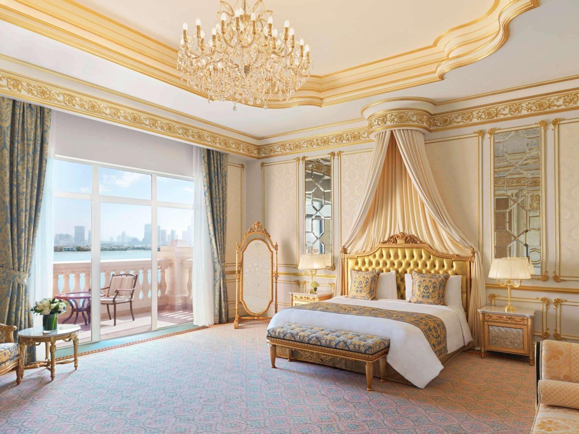 Hotel Raffles The Palm Dubai Esterno foto A bedroom at the Emirates Palace