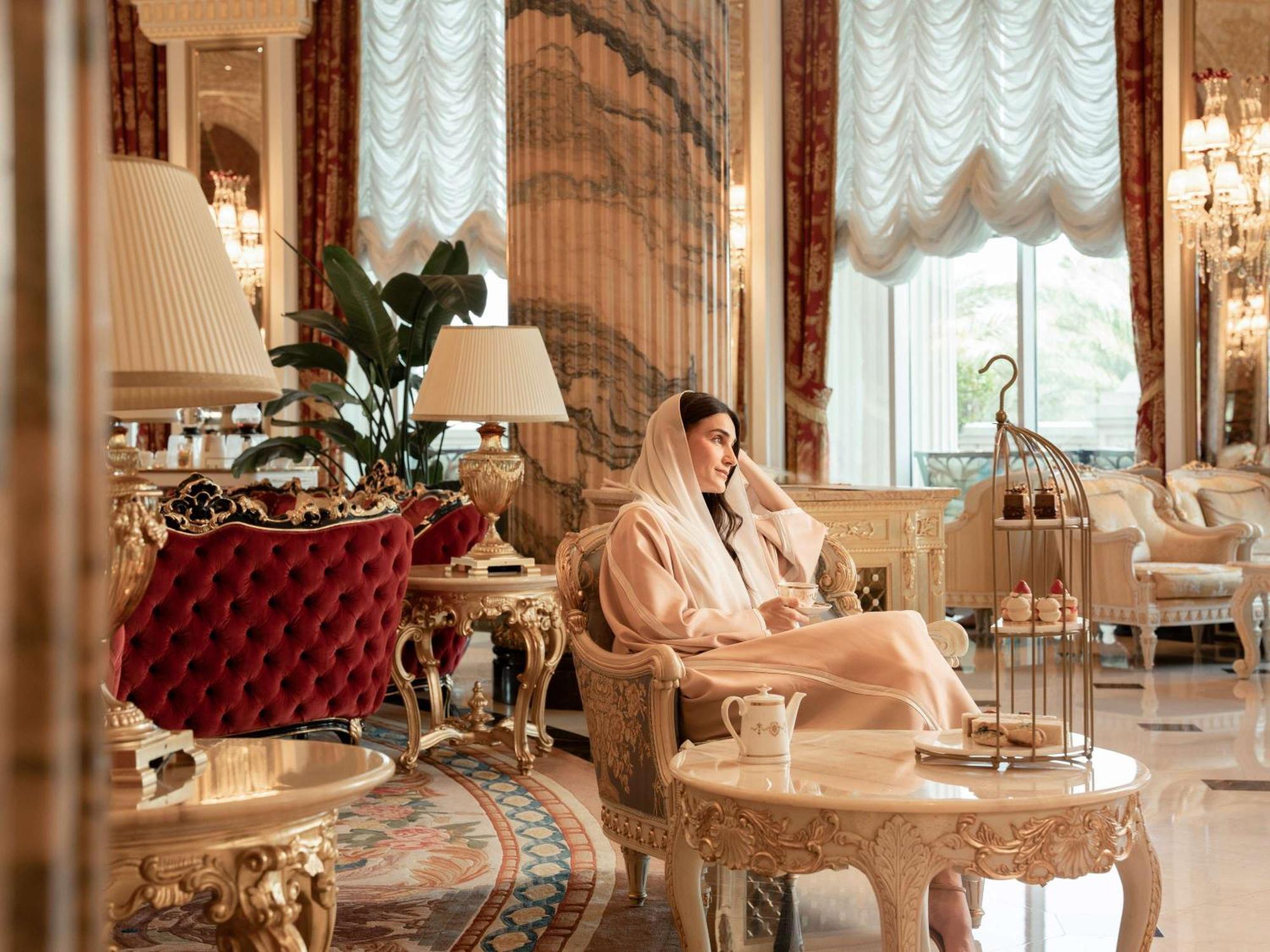 Hotel Raffles The Palm Dubai Esterno foto The interior of the hotel