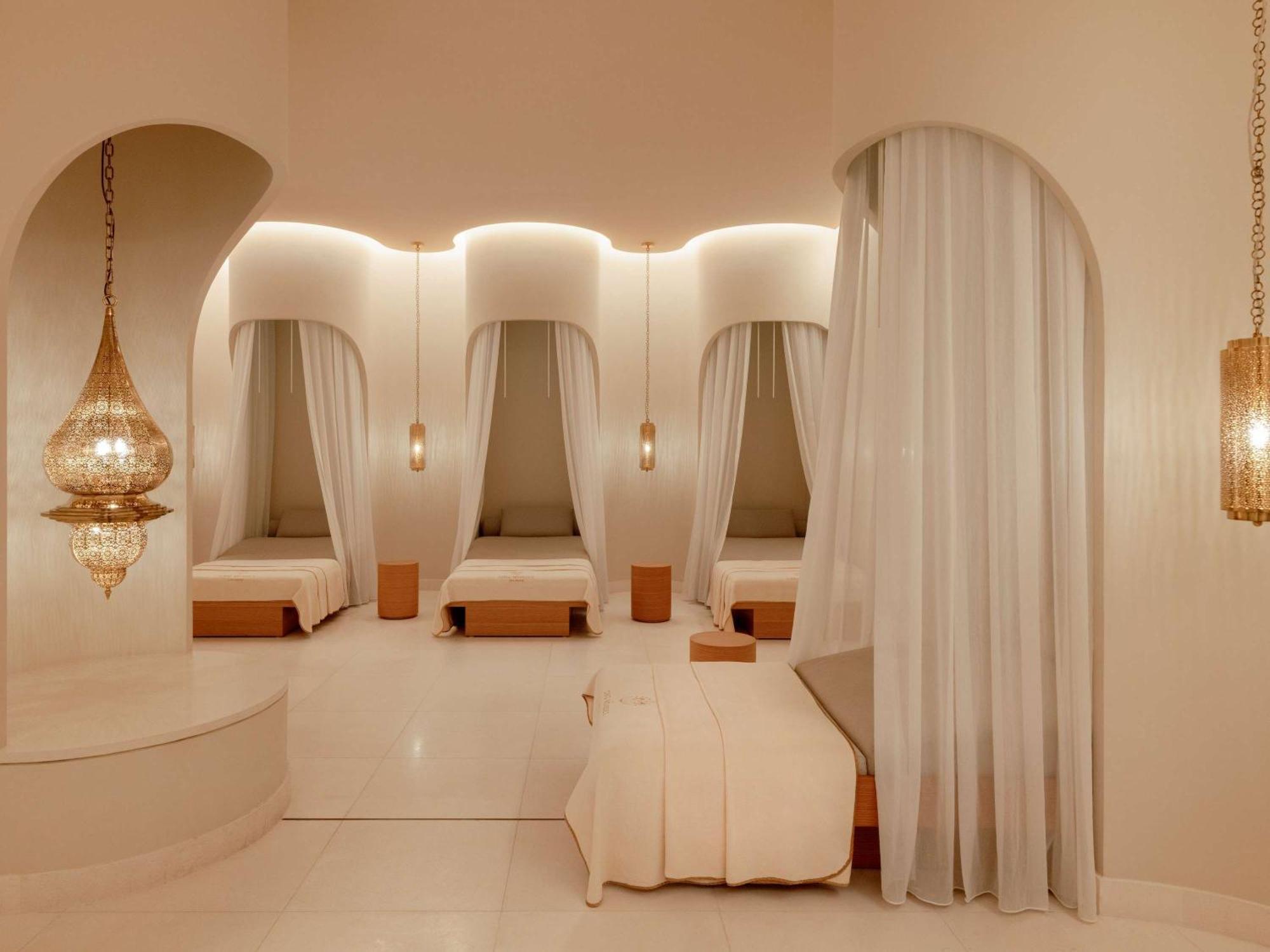 Hotel Raffles The Palm Dubai Esterno foto The spa at The Dorchester