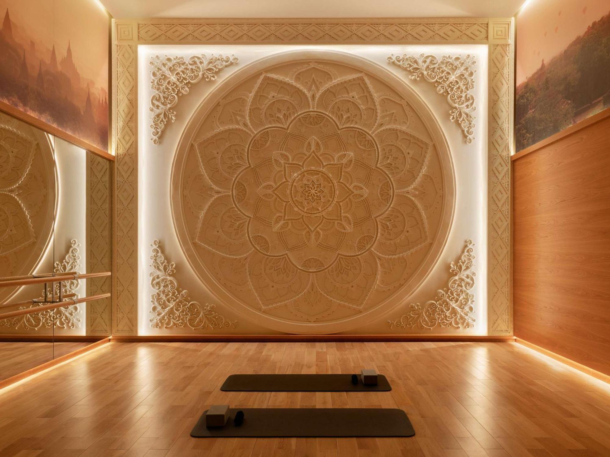 Hotel Raffles The Palm Dubai Esterno foto The interior of the meditation room