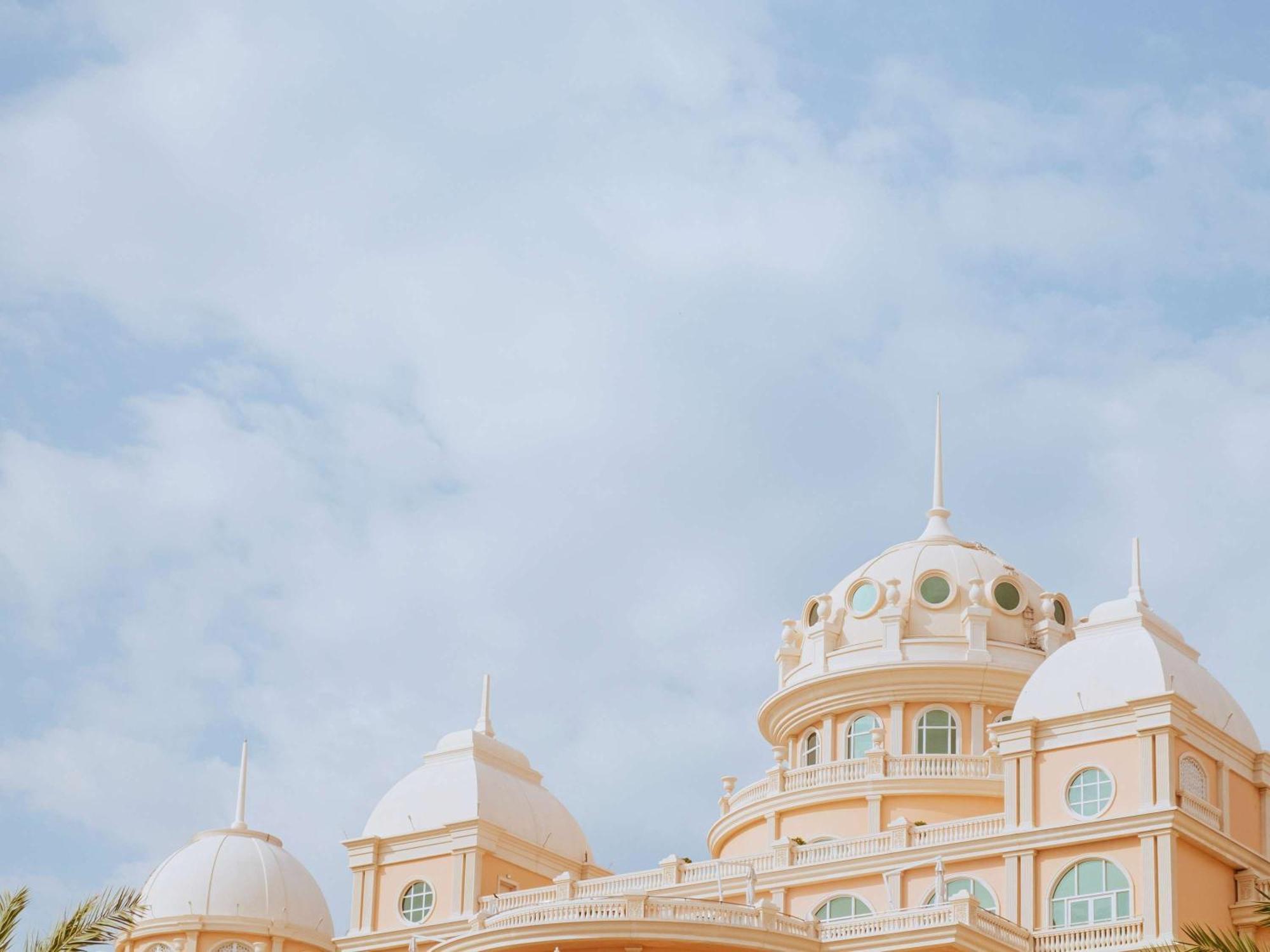 Hotel Raffles The Palm Dubai Esterno foto The Royal Palace of the King of Cambodia
